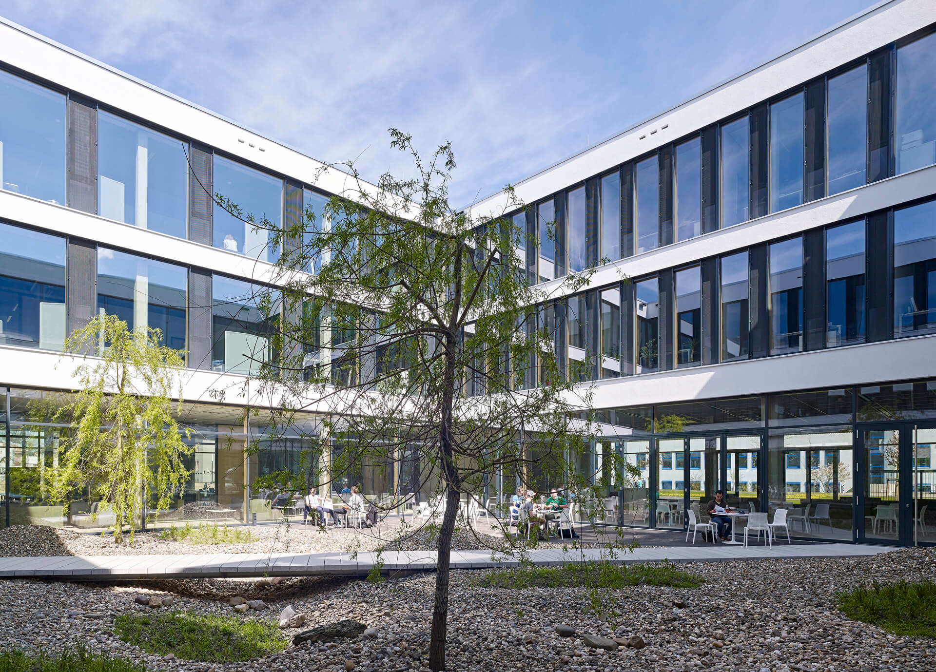 Campuserweiterung Hochschule Niederrhein: Hof diagonal.